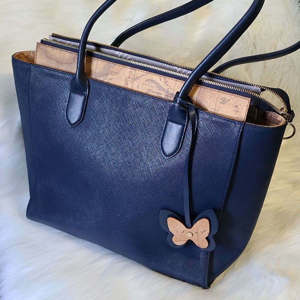 COPY - 💯 Authentic Alviero Martini Handbag 🍀 - Picture 11 of 12